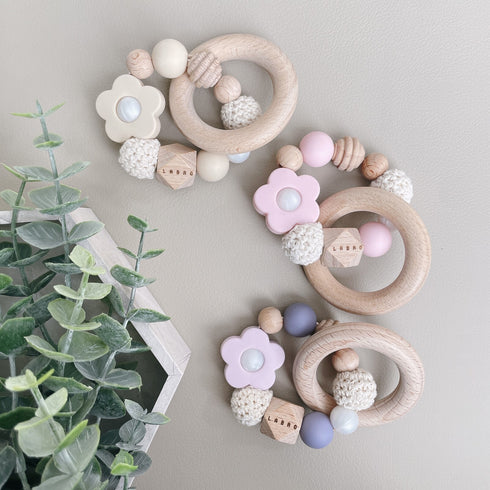 LABRO 歯がため 花柄 フラワー 木製 木のおもちゃ ファーストトイ 歯固め 日本製 ラブロ 天然木