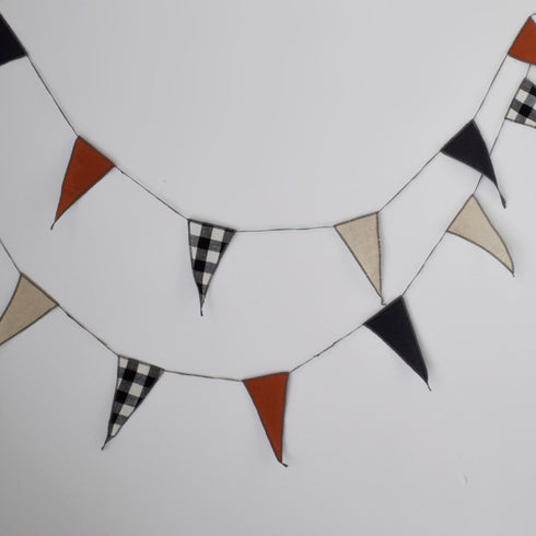 MOONTIC ファブリックminiガーランド12フラッグ ハロウィンカラー 全長2.5m ムーンティック