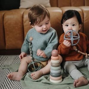 mushie Teether Ball Dove Gray(チャコールグレー) 歯固め シリコンボール オーボール ベビーボール ムシエ