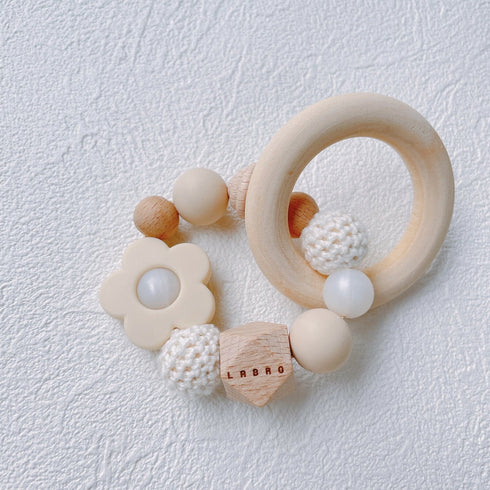 LABRO 歯がため 花柄 フラワー 木製 木のおもちゃ ファーストトイ 歯固め 日本製 ラブロ 天然木