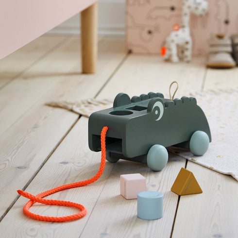 Done by Deer ワニさんのプルトイ ソーティングボックス クロコ つみき 型はめパズル ダンバイディア