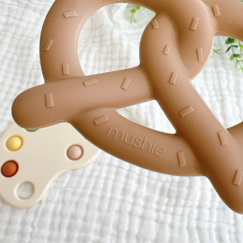 Mushie Pretzel Teether プレッツェル 歯固め ベビートイ ムシエ