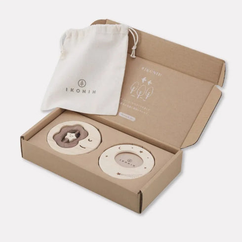 IKONIH はじめてミラーラトルセット 天然木 出産祝い 国産ひのき ラトルのおもちゃ フォトフレーム アイコニー