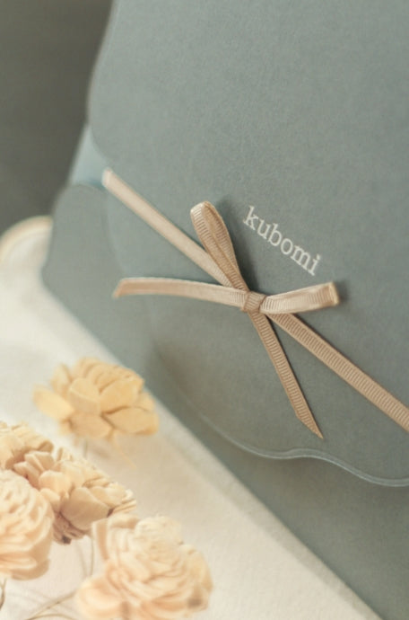 kubomi あひるのスタイ 刺繍タオルセット BOX付き イエローセット 汗取りパット 出産祝い クボミ