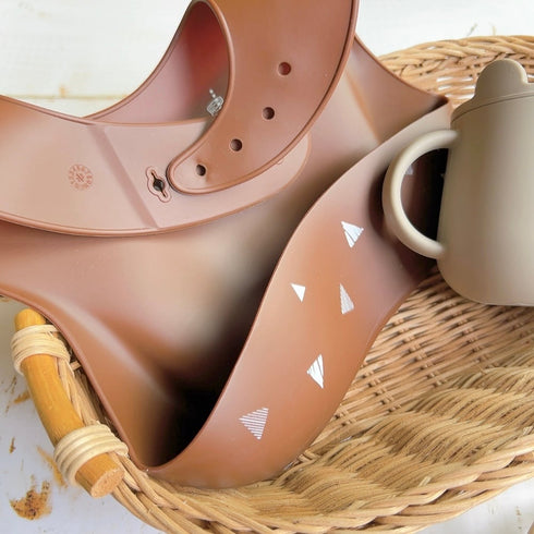 出産祝いに♪ チョコカラー 5点セット ベビーセット ストローマグ お食事エプロン ベビーボール 木のおもちゃ トイホルダー