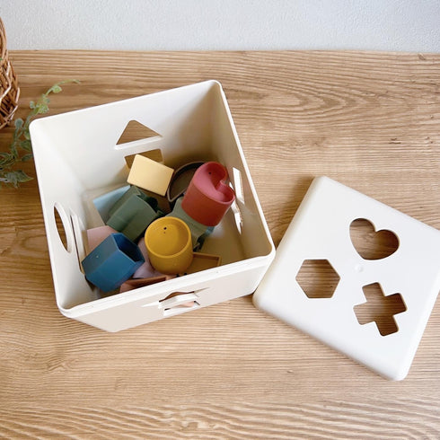 Mushie Shape Sorting Box シェイプソーティングボックス 型はめパズル ムシエ