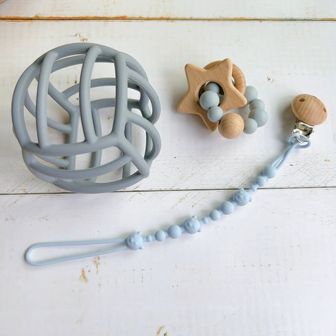 出産祝いに♪ ソーダカラー 5点セット ベビーセット ストローマグ お食事エプロン ベビーボール 木のおもちゃ トイホルダー