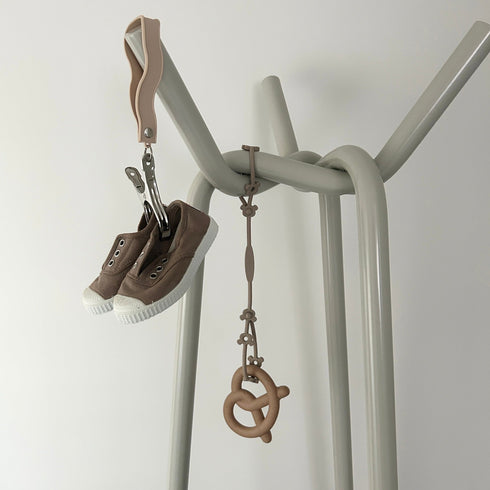 littlebyul 2024 renewal TOYBANDトイバンド brown おしゃぶりホルダー おもちゃホルダー トイホルダー りとるびょる