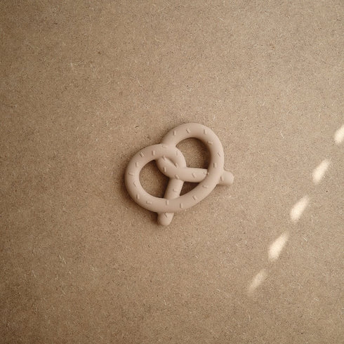 Mushie Pretzel Teether プレッツェル 歯固め ベビートイ ムシエ