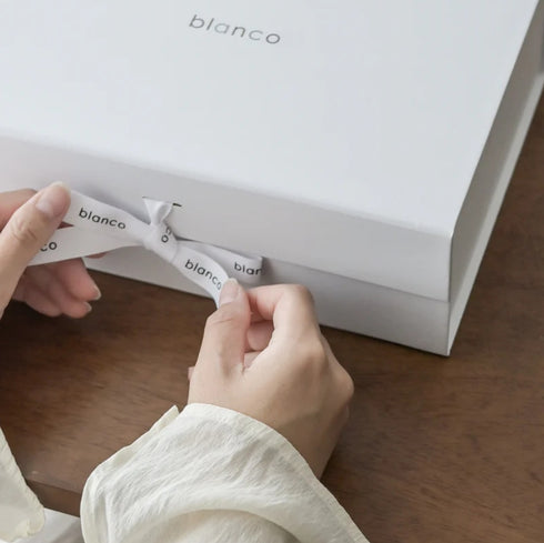 blanco peek a boo ! ベビーギフトセット 出産祝い ベビーブランケット おくるみ スタイ ベビーブラシ