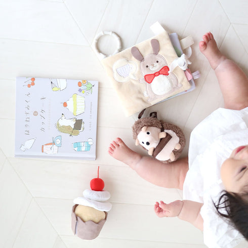 amanoppo えほんとぬいぐるみのセット うさぎさんとはりねずみくん 出産祝いにおすすめ3点ギフトセット あまのっぽ