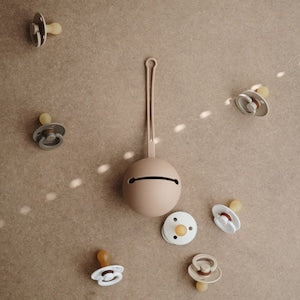 Mushie おしゃぶりケース Mushie Pacifier Case おしゃぶりホルダー アウトレット品 ムシエ