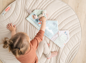 Done by Deer 布絵本 ラリーズホームソフトブック ラリーサンド Lalee's home soft book - Lalee - Sand ダンバイディア