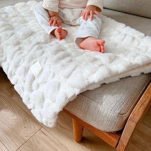 kawaii&born ふわとろ毛布 ベビーブランケット 裏起毛で温かい 天使の毛布 ハートデザイン ホワイト 70cm×90cm