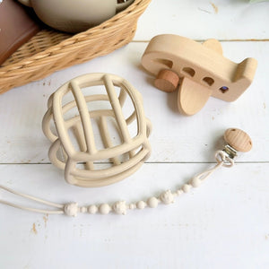 出産祝いに♪ チョコカラー 5点セット ベビーセット ストローマグ お食事エプロン ベビーボール 木のおもちゃ トイホルダー