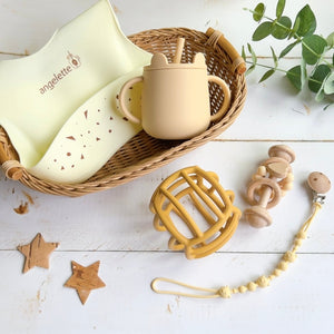 出産祝いに♪ イエローカラー 5点セット ベビーセット ストローマグ お食事エプロン ベビーボール 木のおもちゃ トイホルダー