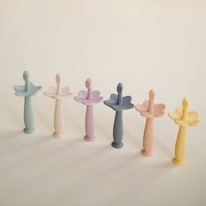 mushie Training Toothbrush ムシエ トレーニングブラシ ベビーはぶらし