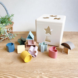 Mushie Shape Sorting Box シェイプソーティングボックス 型はめパズル ムシエ