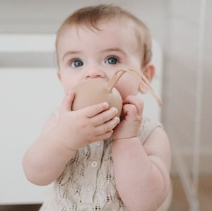 Mushie おしゃぶりケース Mushie Pacifier Case おしゃぶりホルダー アウトレット品 ムシエ