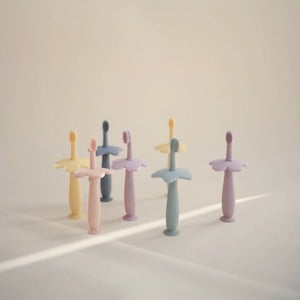 mushie Training Toothbrush ムシエ トレーニングブラシ ベビーはぶらし