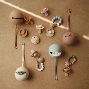 Mushie おしゃぶりケース Mushie Pacifier Case おしゃぶりホルダー アウトレット品 ムシエ