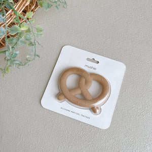 Mushie Pretzel Teether プレッツェル 歯固め ベビートイ ムシエ