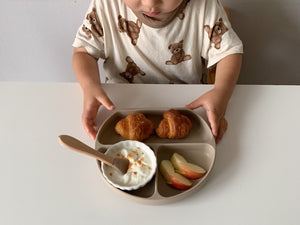 kawaii&born シリコンプレート 離乳食 ベビー食器 吸盤タイプ くっつくお皿