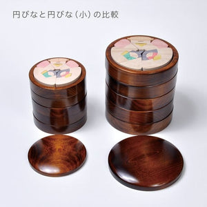 小黒三郎 組み木のひな人形 KH222　円びな三段飾り・小（普通垂幕） ひなまつり 雛人形 木製