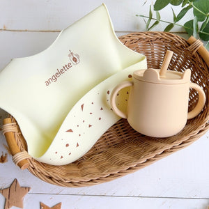 出産祝いに♪ イエローカラー 5点セット ベビーセット ストローマグ お食事エプロン ベビーボール 木のおもちゃ トイホルダー