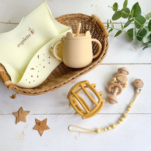 出産祝いに♪ イエローカラー 5点セット ベビーセット ストローマグ お食事エプロン ベビーボール 木のおもちゃ トイホルダー